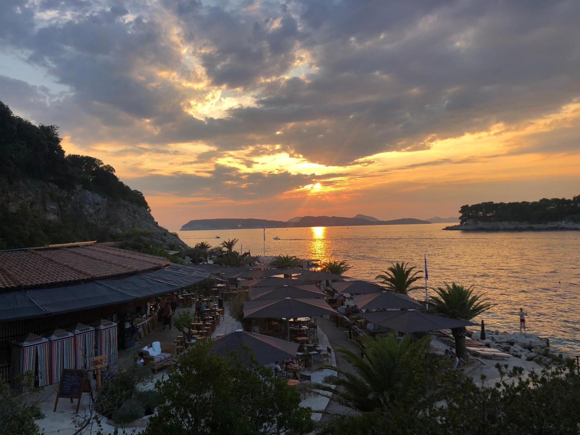 Apartments Adriatic Blue ดูบรอฟนิก ภายนอก รูปภาพ