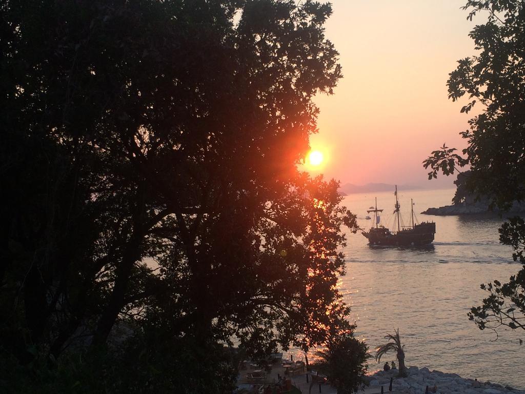 Apartments Adriatic Blue ดูบรอฟนิก ภายนอก รูปภาพ