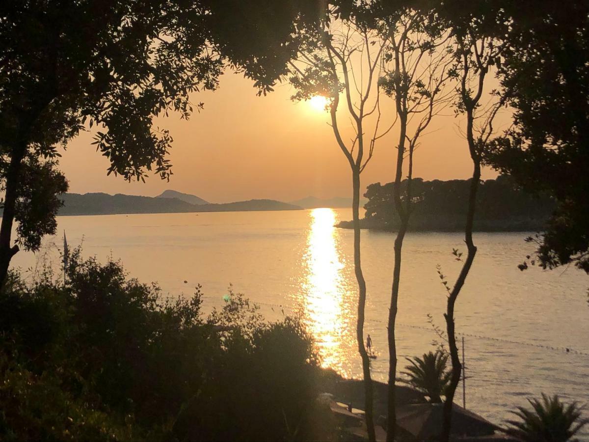Apartments Adriatic Blue ดูบรอฟนิก ภายนอก รูปภาพ